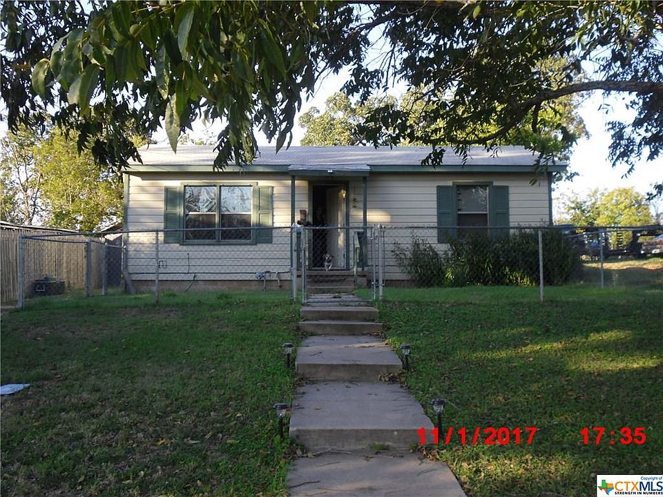 1st image of 207 E Leon St