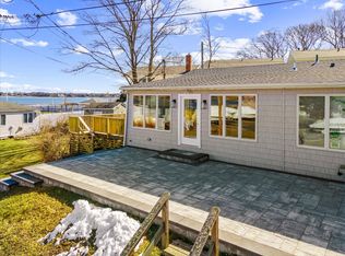 73 W Tiana Rd, Hampton Bays, NY 11946