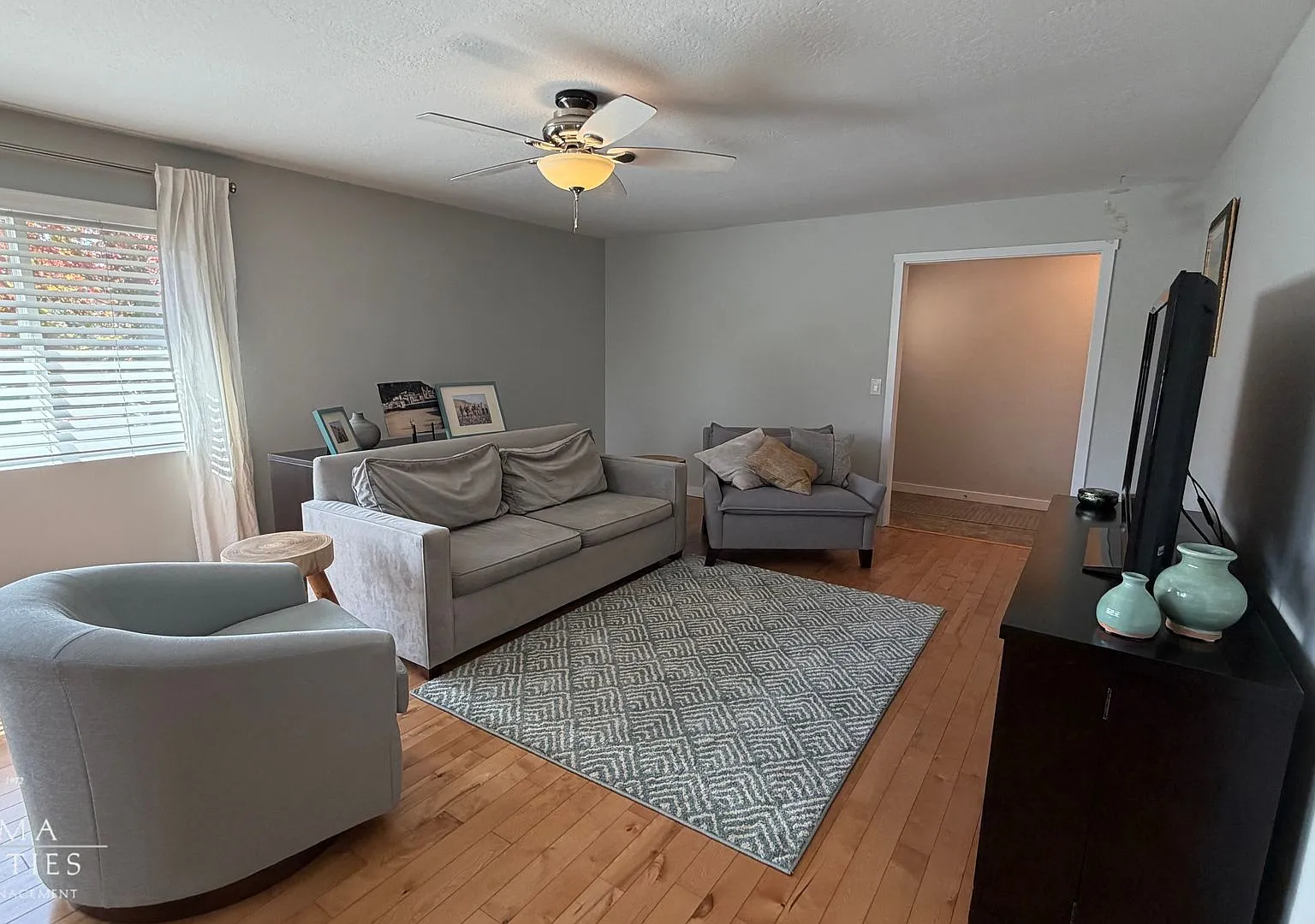 2BD/2BA Corner-Lot Home Furnished or Unfurnished — Photo 4