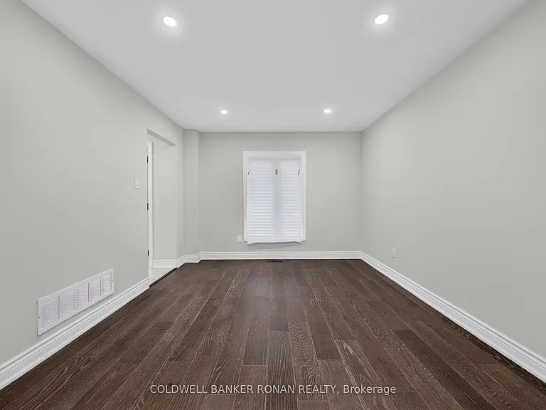8 McCullough Ave — Photo 14