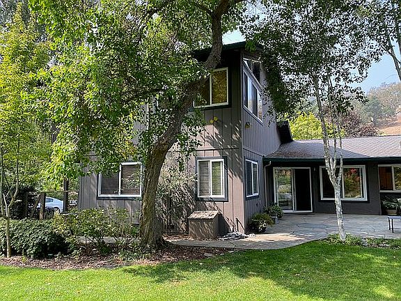 4th image of 17800 Woodland Ave