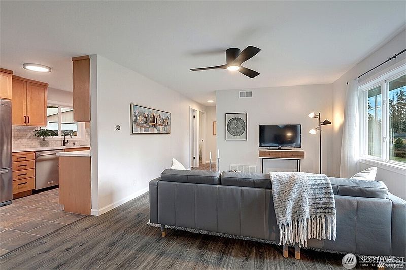 5th image of 3708 NE 22nd Street