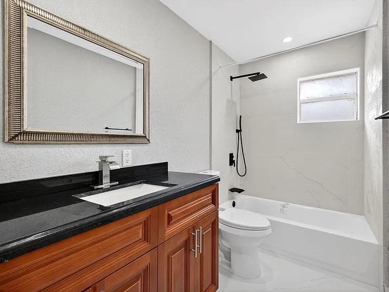 5424 SW 44th Ter — Photo 50
