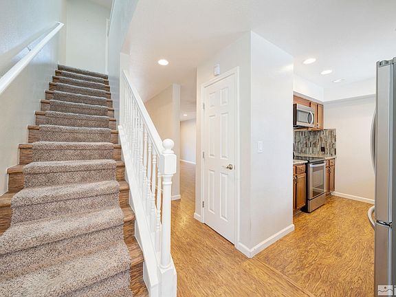 2nd image of 1022 E 5th St #6