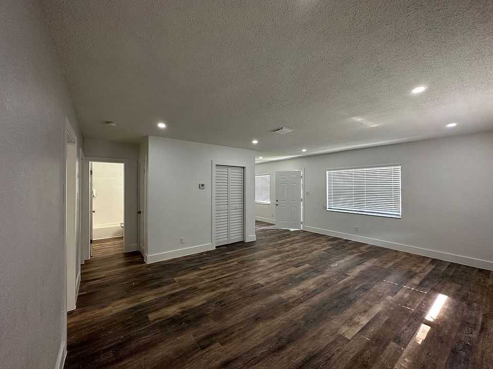1st image of 3315-3331 SW 15th Ave #1-3315