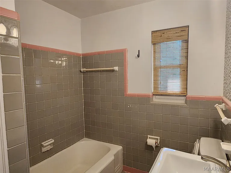 2814 Ashley Ave — Photo 26