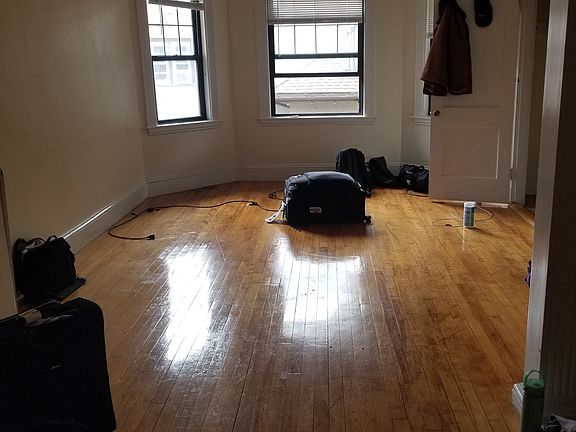 2nd image of 11 Everett St #Wg6