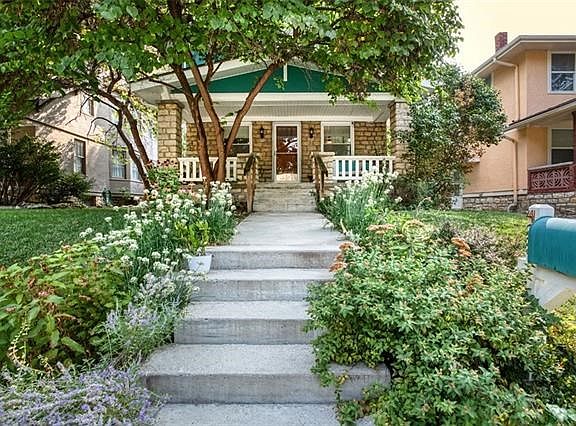 2nd image of 4229 Mercier St