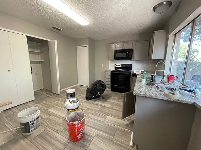 510 Shenandoah Ct — Photo 2