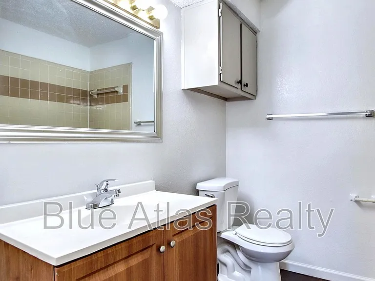 916 Hilltop Dr #B — Photo 13