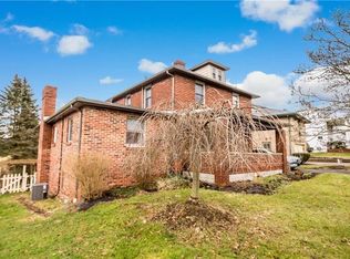 1015 Crest Ln, Carnegie, PA 15106