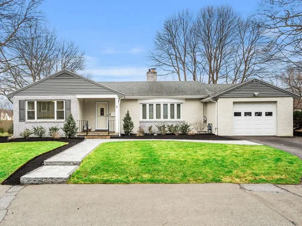 7 Plaza Rd, Wakefield, MA 01880
