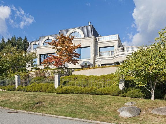3rd image of 1471 Bramwell Rd