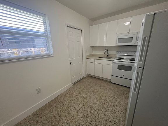 4th image of 3085 W Flagler St #3