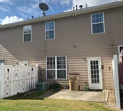 3rd image of 146 Haven Oak Way