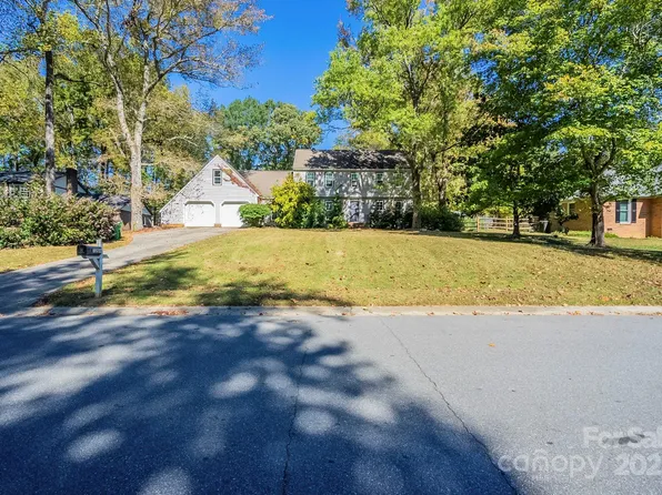 7208 Applecross Ln, Charlotte, NC 28215