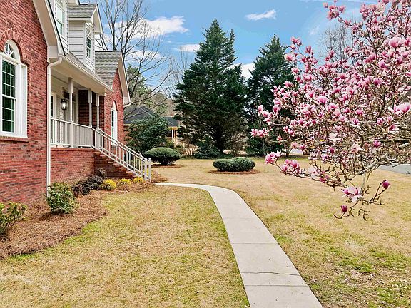 5th image of 6298 Canterbury Rd