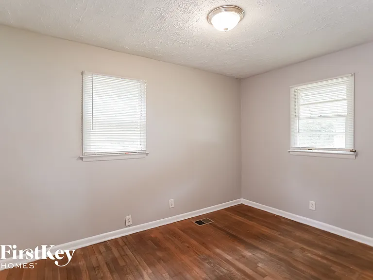 727 Alfred Rd NW — Photo 11