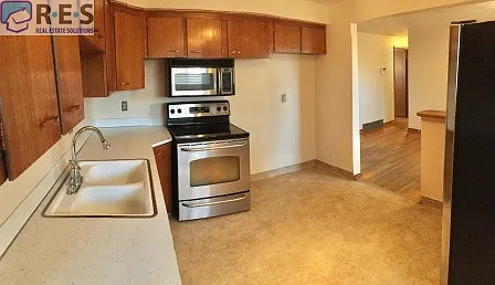 485 Elmira St — Photo 11