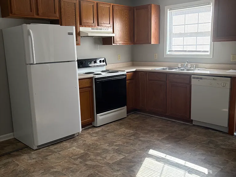 1099 Merrick Dr #6 — Photo 5