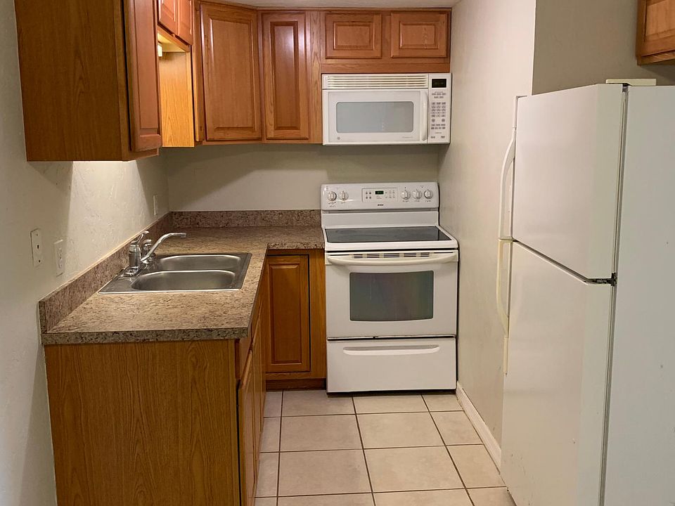 2nd image of 270 Washington Ave #B