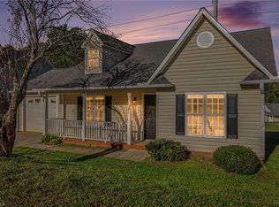 1940 Cedar Ridge Ln, Winston Salem, NC 27127