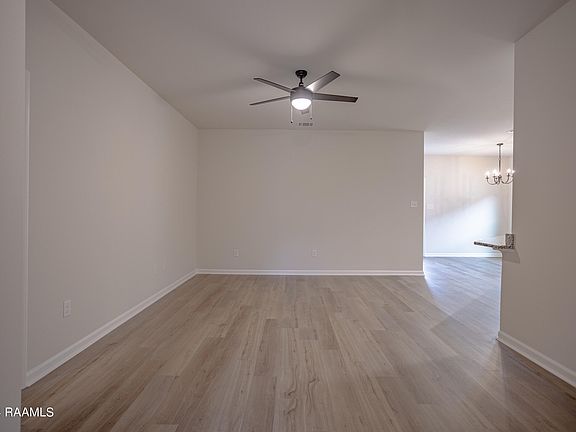 4th image of 311 Cainwood Ct