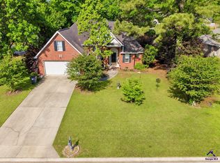 109 Quinelle Dr, Perry, GA 31069