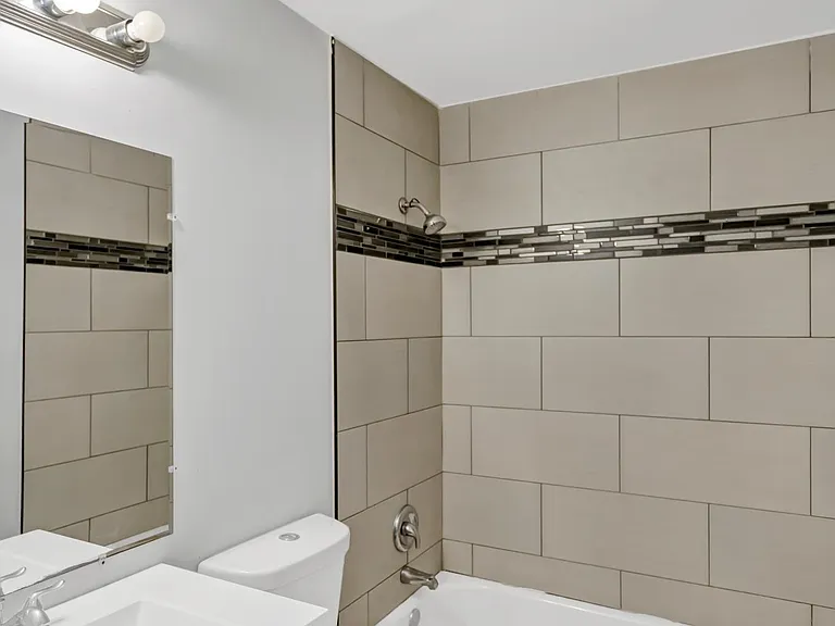 715 Heritage Dr #214 — Photo 6