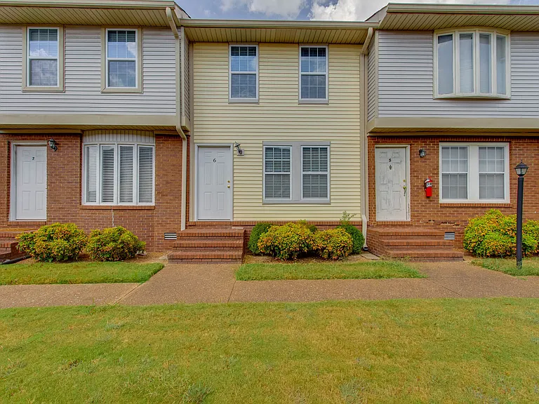1700 Wedgewood Dr — Photo 25