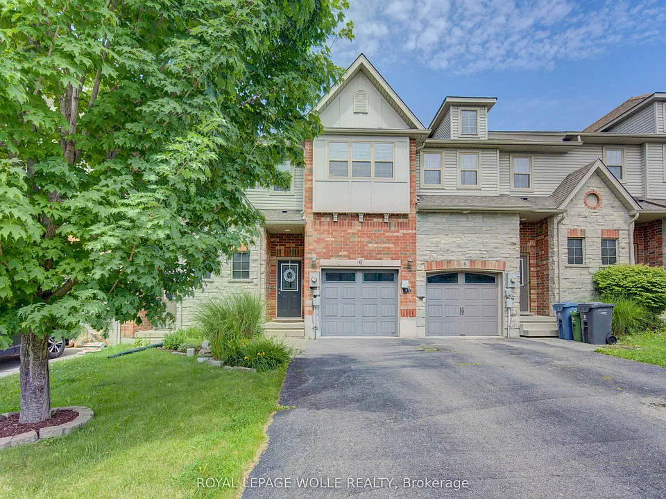 6 Edwards St
