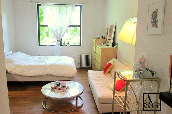 Rented by A Space Realty NY LLC | media 17