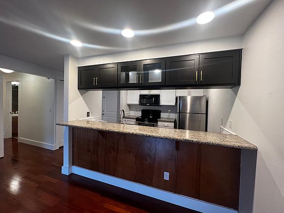 3rd image of 25 N Broadway Unit 107