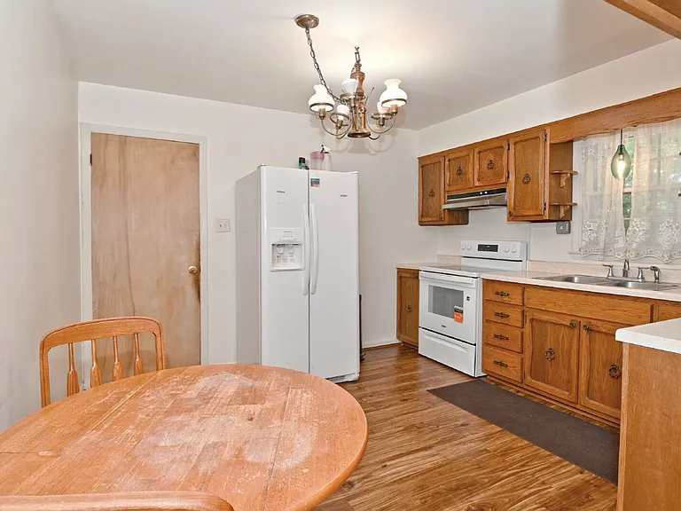 7146 S Meridian St — Photo 13