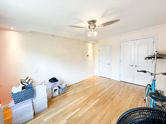 Sold by Francine Realty | media 29