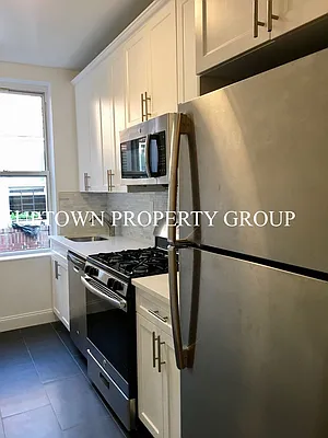 Rented by Uptown Property Group | media 16