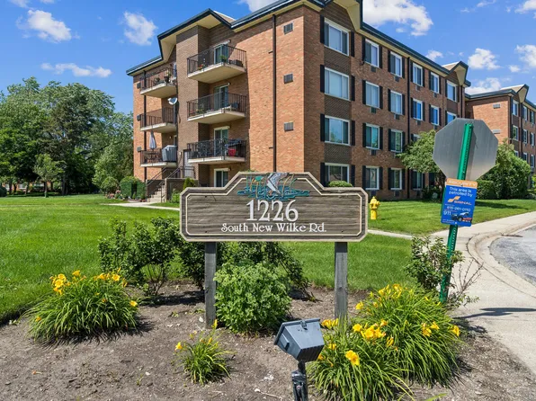 1226 S New Wilke Rd APT 301, Arlington Heights, IL 60005