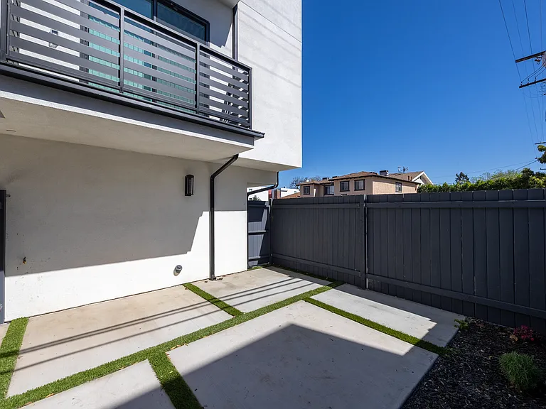 14422 Tiara St — Photo 9