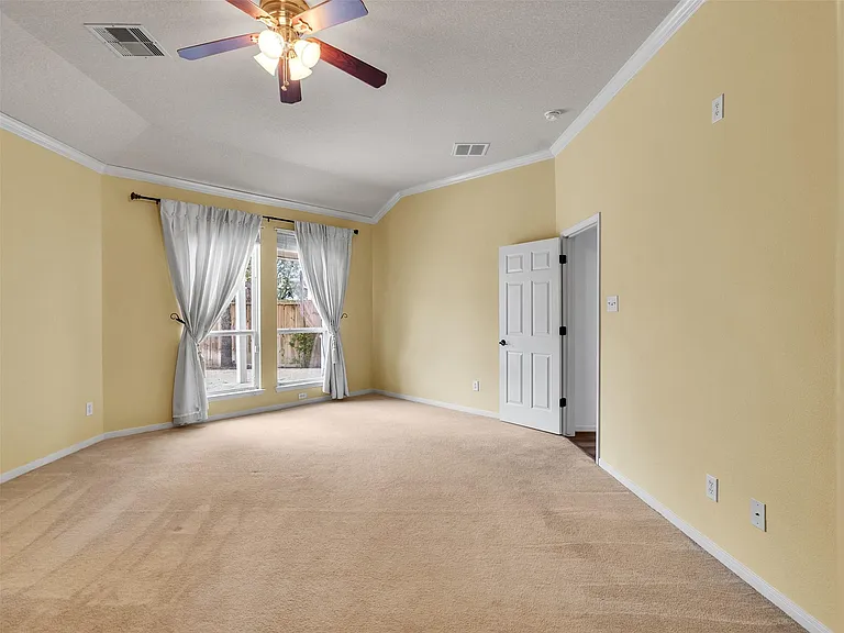 9915 Valance Way — Photo 17