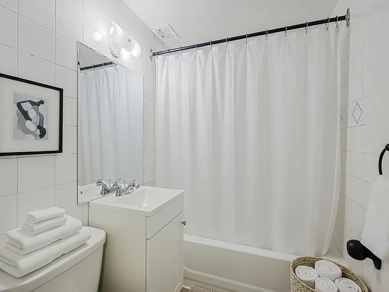 2208 Dufferin St #204 — Photo 33