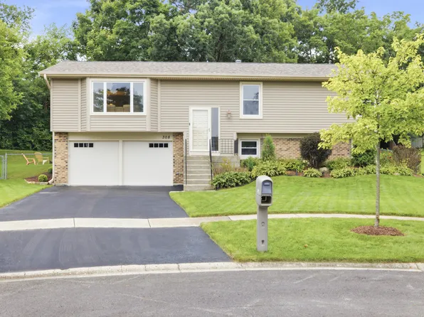 308 Nelson Ct, Bolingbrook, IL 60440