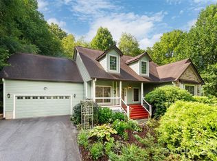 15 Roseanne Ln, Fairview, NC 28730