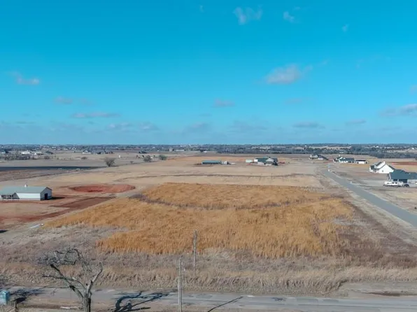 13901 Emery Ln, Mustang, OK 73064