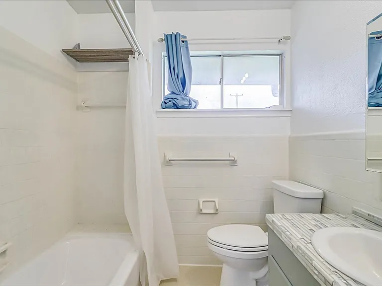 1022 Herndon St — Photo 22