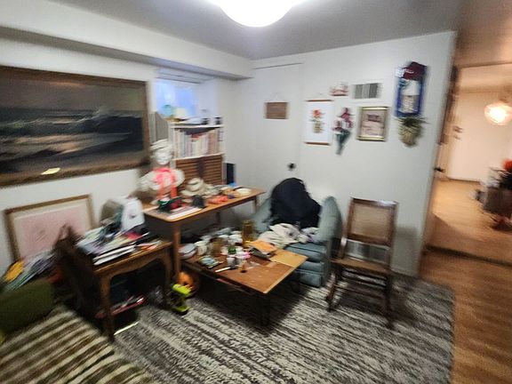 3rd image of 172 W Maple Ave #Maple172-4