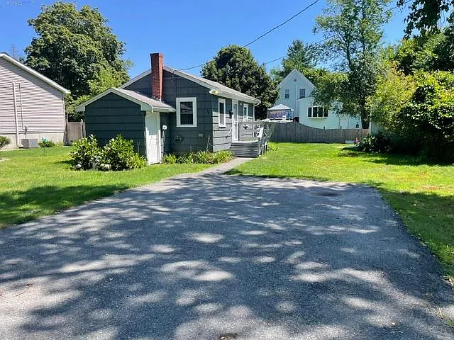 39 Newton Ave — Photo 3