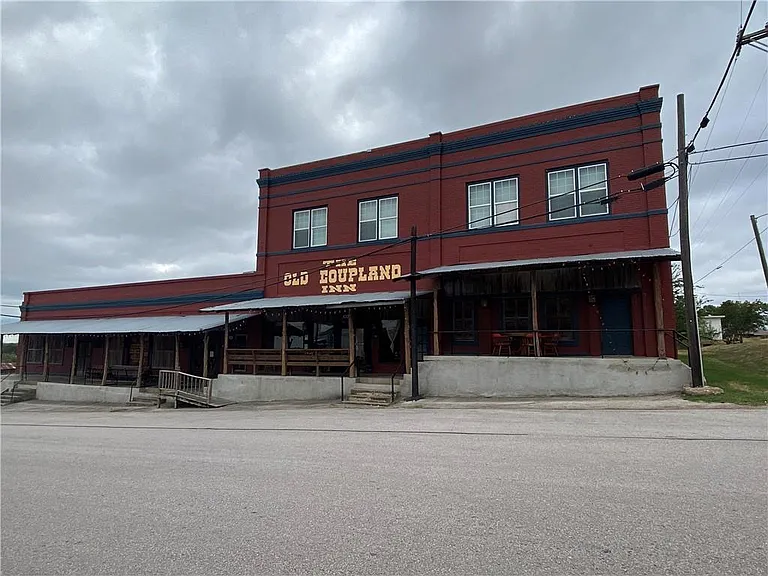 202 N Commerce St — Photo 22