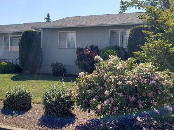306 Columbia Loop Rd, Roseburg, OR 97471