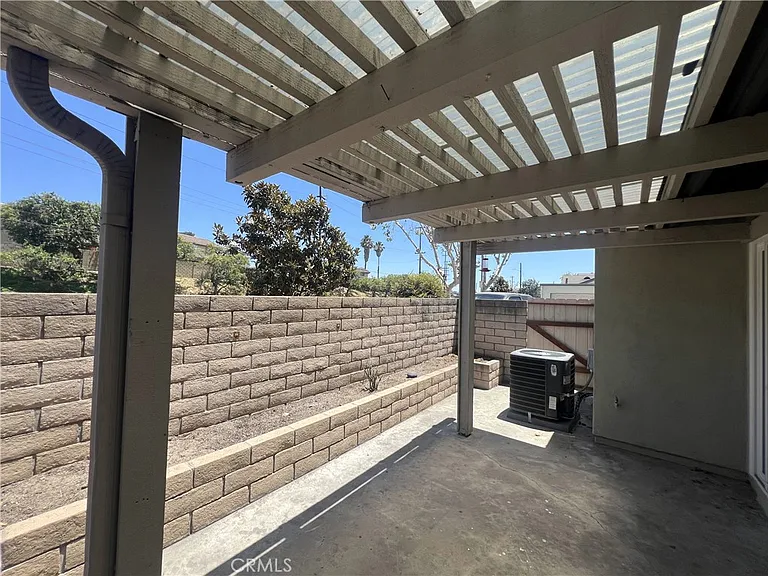 5444 Cajon Ave — Photo 9