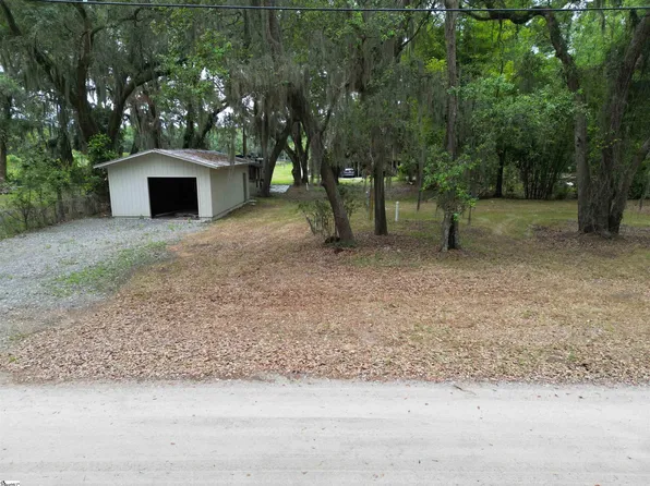 31 Mosse Rd, Saint Helena Island, SC 29920